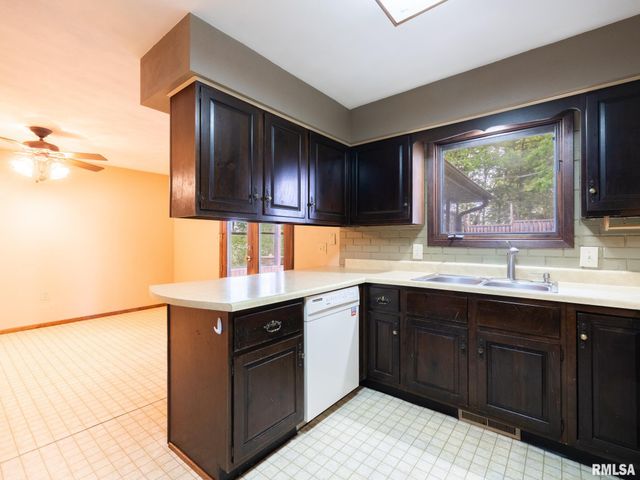 244 WHISPERING OAKS Drive, Germantown Hills, IL 61548