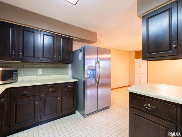 244 WHISPERING OAKS Drive, Germantown Hills, IL 61548