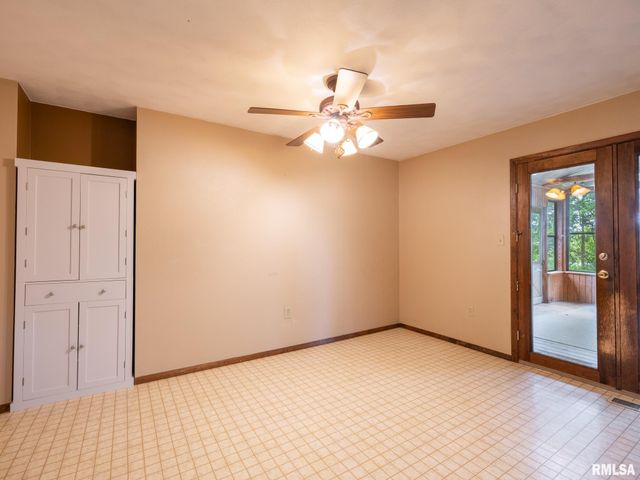 244 WHISPERING OAKS Drive, Germantown Hills, IL 61548