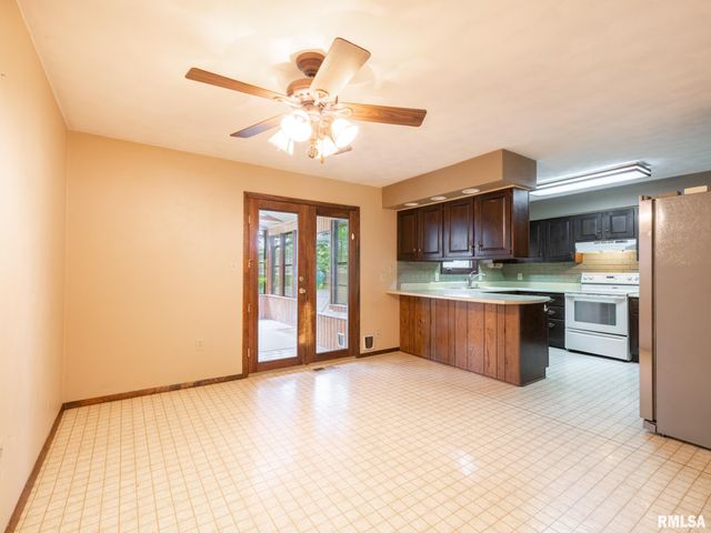 244 WHISPERING OAKS Drive, Germantown Hills, IL 61548