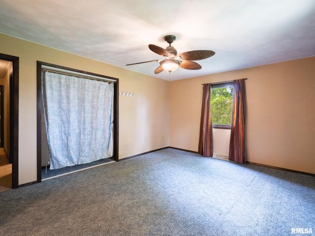 244 WHISPERING OAKS Drive, Germantown Hills, IL 61548