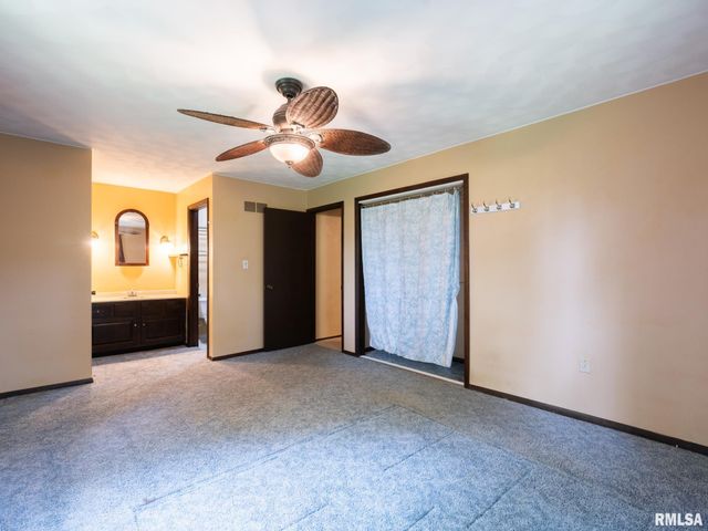 244 WHISPERING OAKS Drive, Germantown Hills, IL 61548