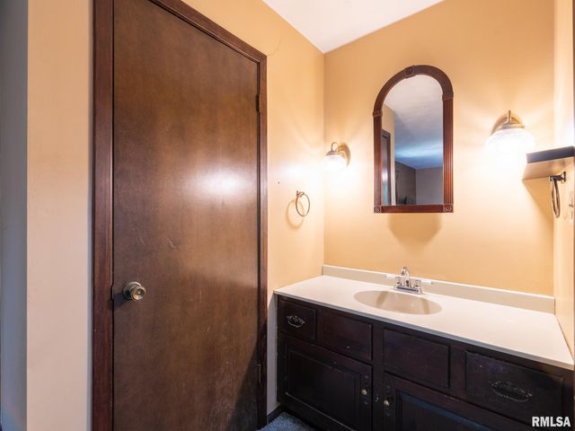 244 WHISPERING OAKS Drive, Germantown Hills, IL 61548