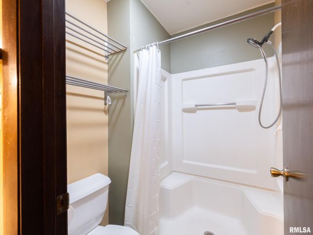 244 WHISPERING OAKS Drive, Germantown Hills, IL 61548