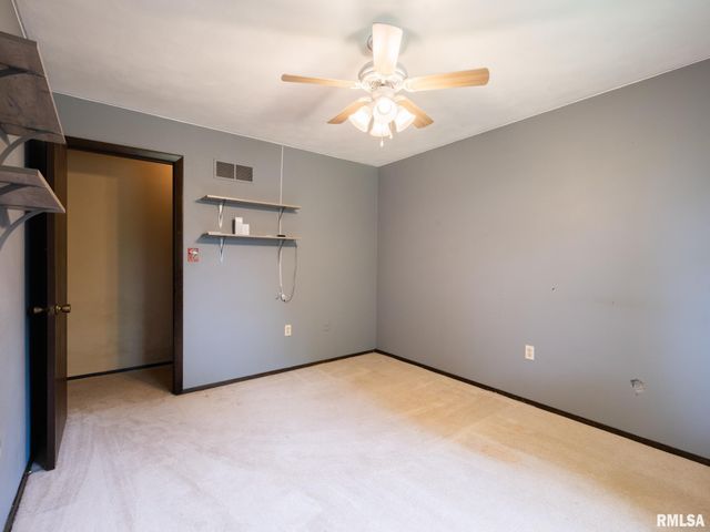 244 WHISPERING OAKS Drive, Germantown Hills, IL 61548