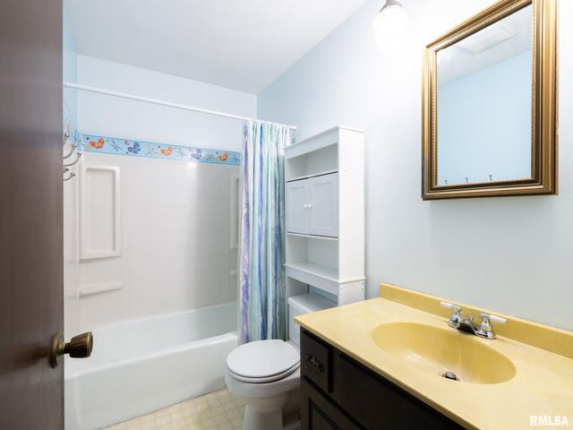 244 WHISPERING OAKS Drive, Germantown Hills, IL 61548