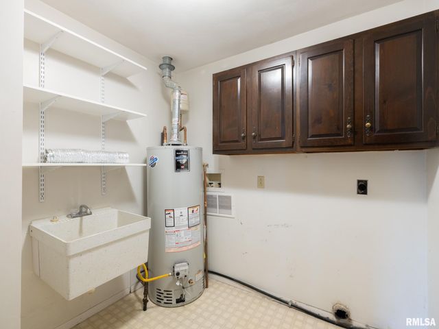 244 WHISPERING OAKS Drive, Germantown Hills, IL 61548