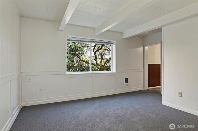 942 N 81st Street, Seattle, WA 98103