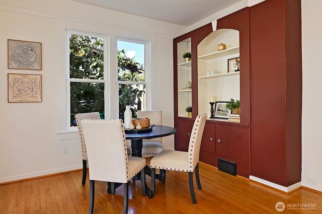 942 N 81st Street, Seattle, WA 98103