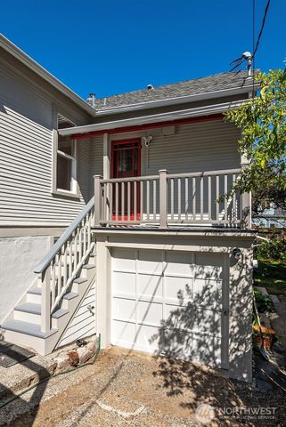 942 N 81st Street, Seattle, WA 98103