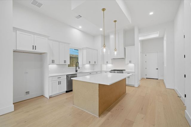 406 E 28th Street, Houston, TX 77008