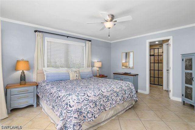 1072 Wisconsin DR, Naples, FL 34103