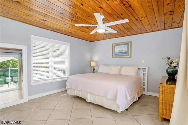 1072 Wisconsin DR, Naples, FL 34103