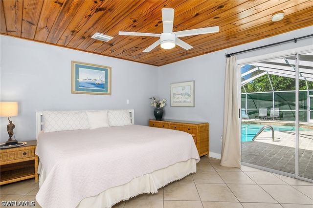 1072 Wisconsin DR, Naples, FL 34103