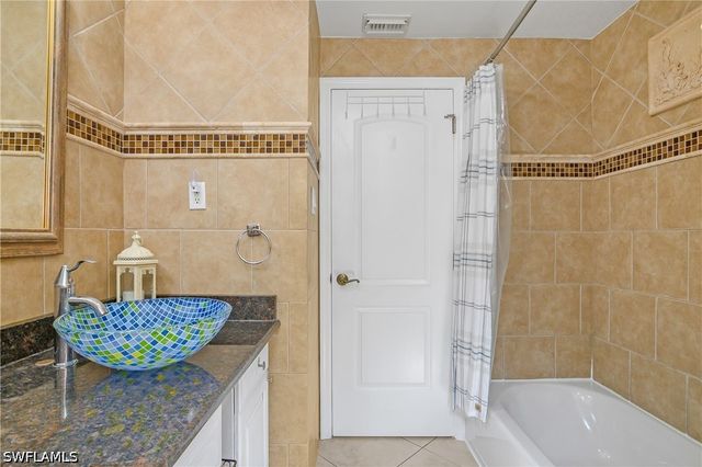 1072 Wisconsin DR, Naples, FL 34103