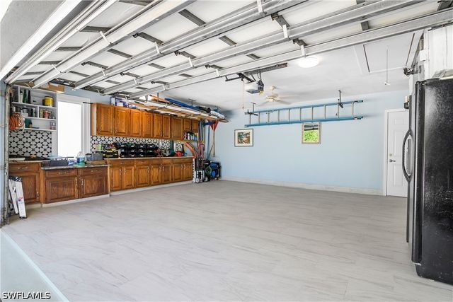 1072 Wisconsin DR, Naples, FL 34103