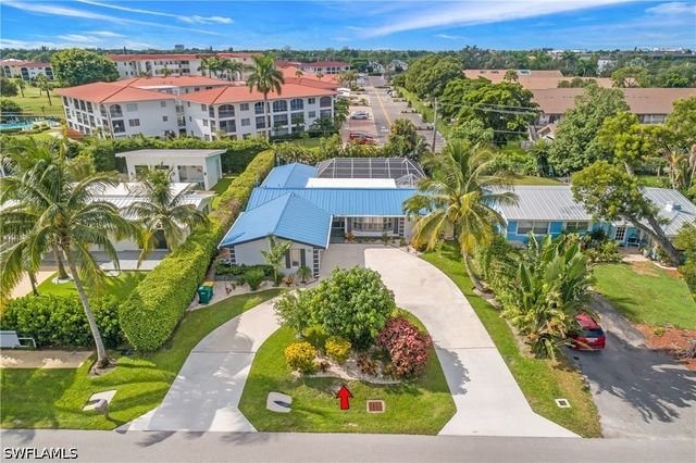 1072 Wisconsin DR, Naples, FL 34103