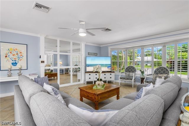 1072 Wisconsin DR, Naples, FL 34103
