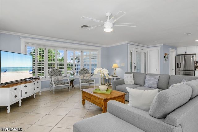 1072 Wisconsin DR, Naples, FL 34103