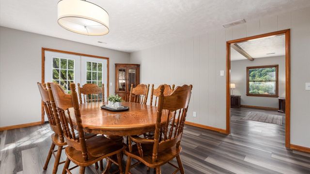 1681 S Watson Road SE, Heath, OH 43056