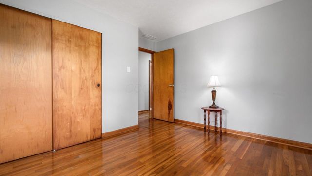 1681 S Watson Road SE, Heath, OH 43056