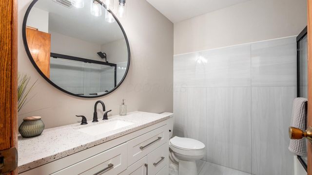 1681 S Watson Road SE, Heath, OH 43056