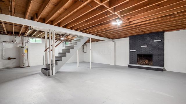 1681 S Watson Road SE, Heath, OH 43056