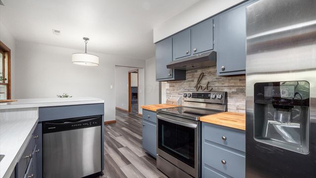 1681 S Watson Road SE, Heath, OH 43056