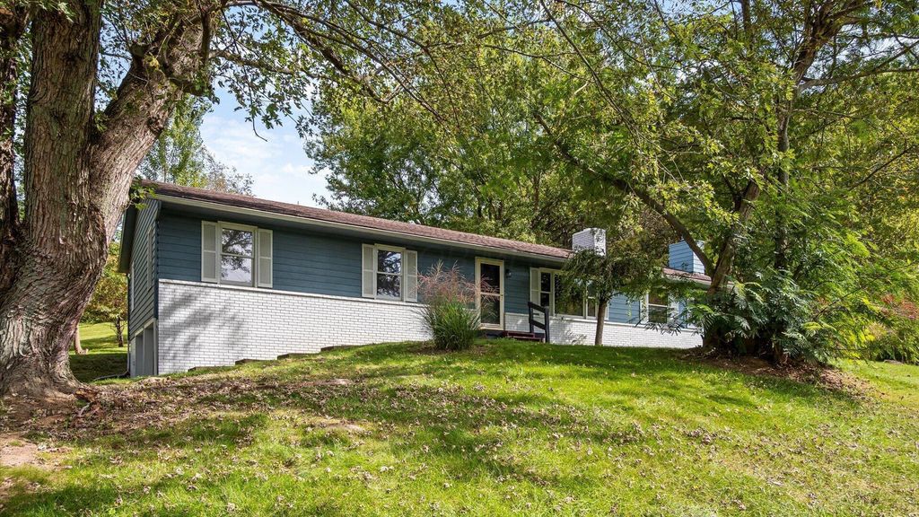 1681 S Watson Road SE, Heath, OH 43056