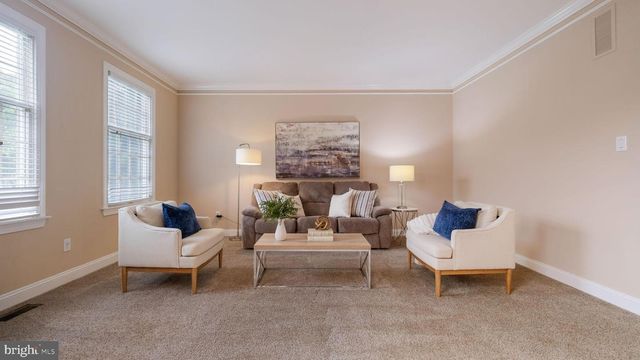 10 AMY CIR, Newtown, PA 18940