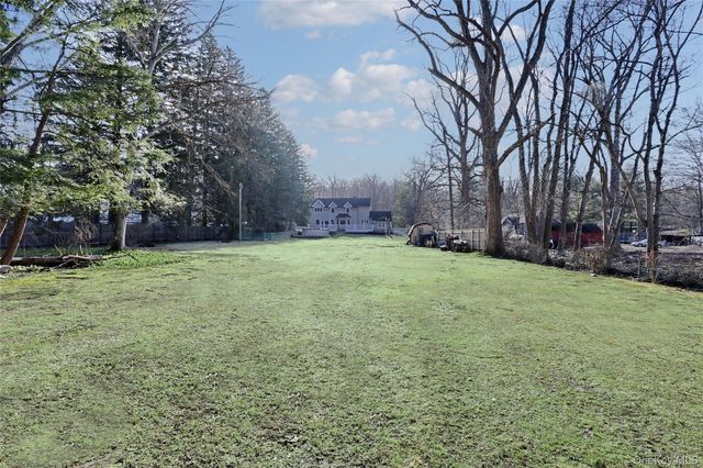 21 Mile Road, Suffern, NY 10901