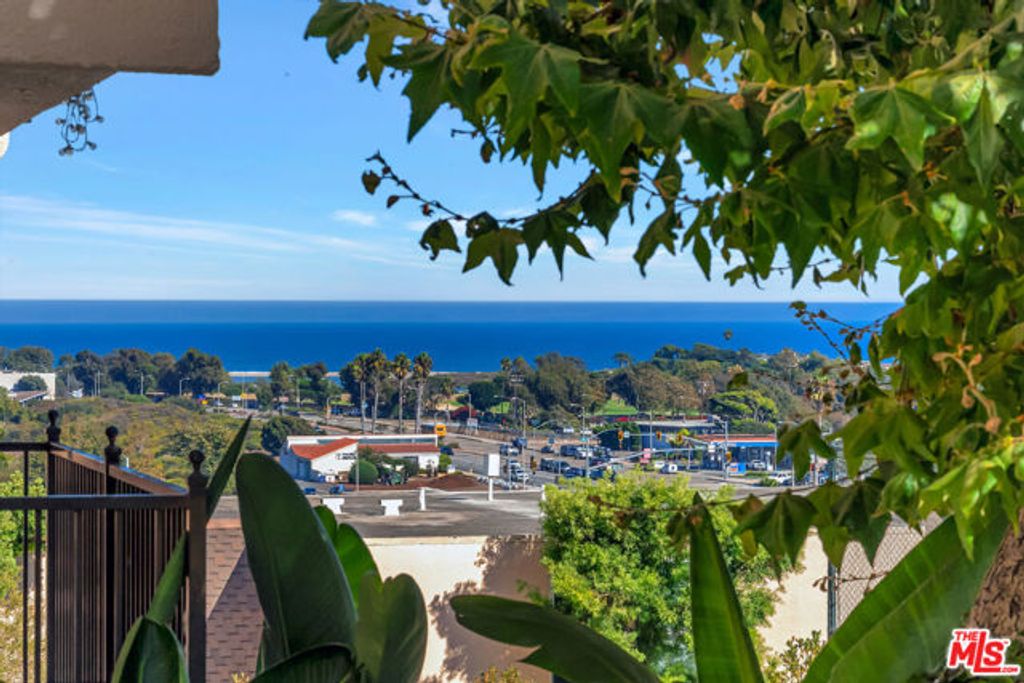 23901 Civic Center Way D238, Malibu, CA 90265