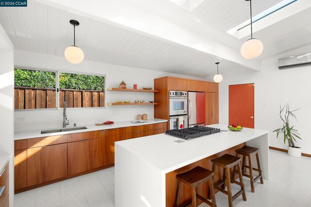 4095 Phoenix St, Concord, CA 94521