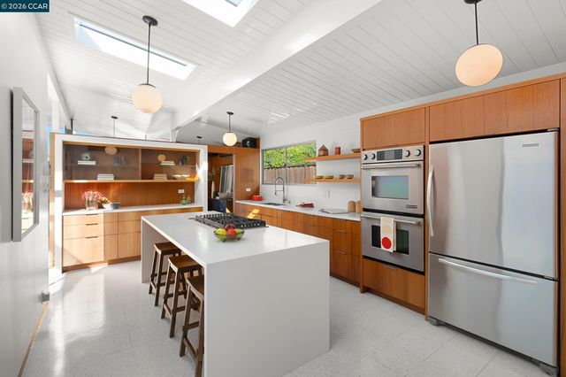 4095 Phoenix St, Concord, CA 94521