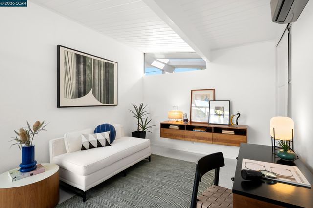 4095 Phoenix St, Concord, CA 94521