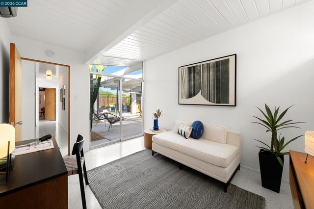 4095 Phoenix St, Concord, CA 94521