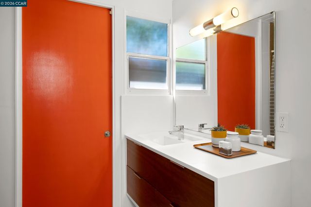 4095 Phoenix St, Concord, CA 94521