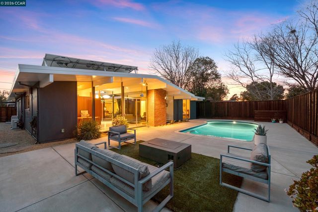 4095 Phoenix St, Concord, CA 94521