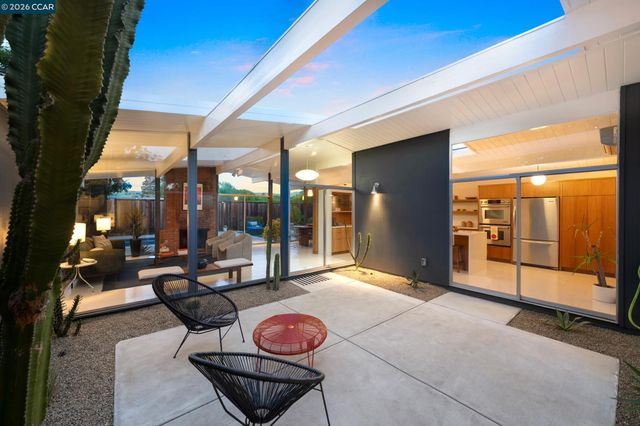 4095 Phoenix St, Concord, CA 94521