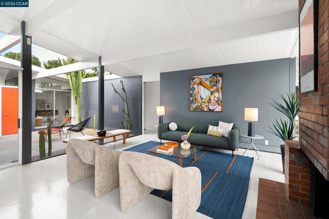 4095 Phoenix St, Concord, CA 94521