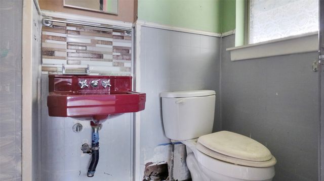 7328 Ravehill Lane, Dallas, TX 75227