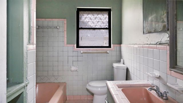 7328 Ravehill Lane, Dallas, TX 75227