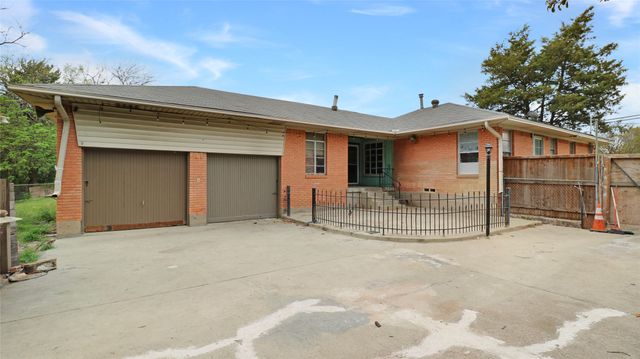 7328 Ravehill Lane, Dallas, TX 75227