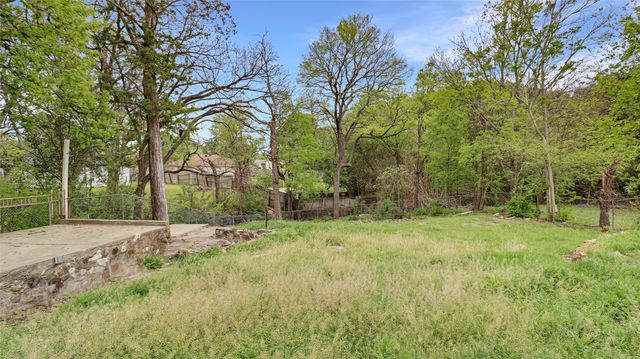 7328 Ravehill Lane, Dallas, TX 75227