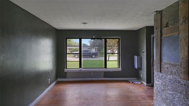 7328 Ravehill Lane, Dallas, TX 75227