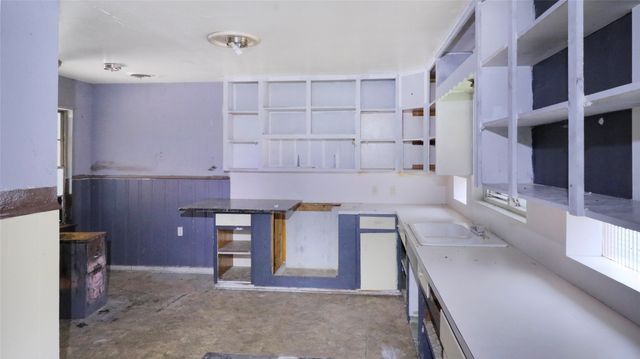 7328 Ravehill Lane, Dallas, TX 75227