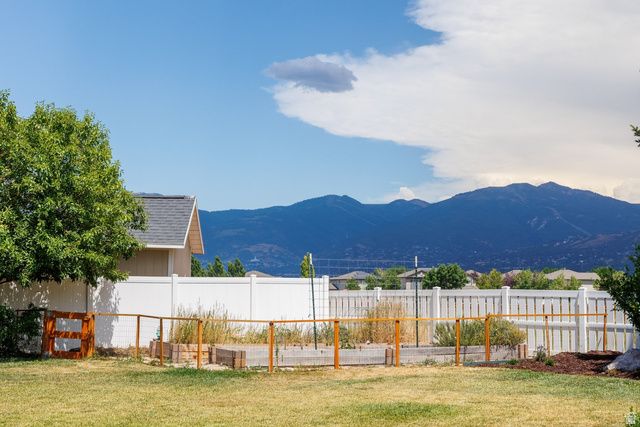 1065 W WINDSOR DR, North Salt Lake, UT 84054