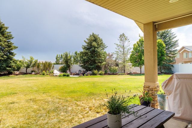 1065 W WINDSOR DR, North Salt Lake, UT 84054