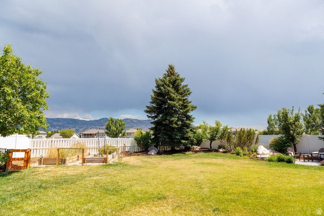 1065 W WINDSOR DR, North Salt Lake, UT 84054