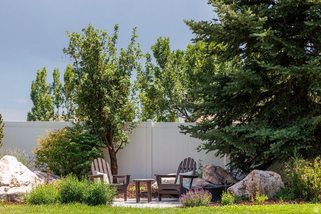 1065 W WINDSOR DR, North Salt Lake, UT 84054
